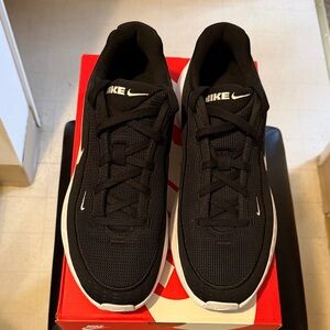 Mens Nike Uplift SC Black and White Sneakers